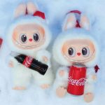 labubú Cara de vinilo Coca Cola de 3 piezas de la serie