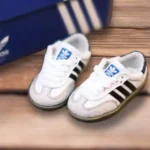labubú Zapatillas en miniatura