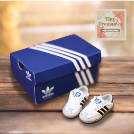 labubú Zapatillas en miniatura